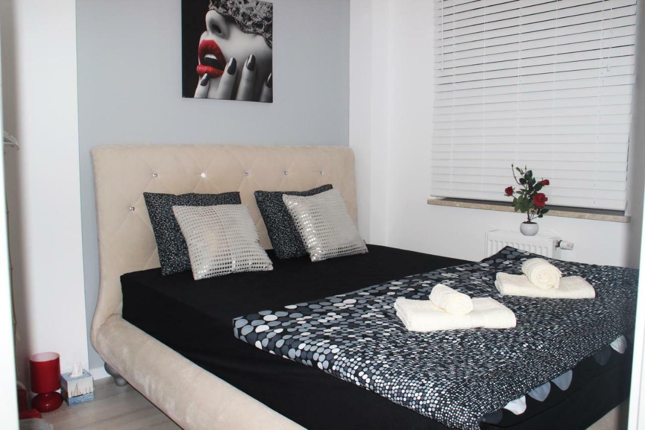 Delux Apartamento Kielce Exterior foto